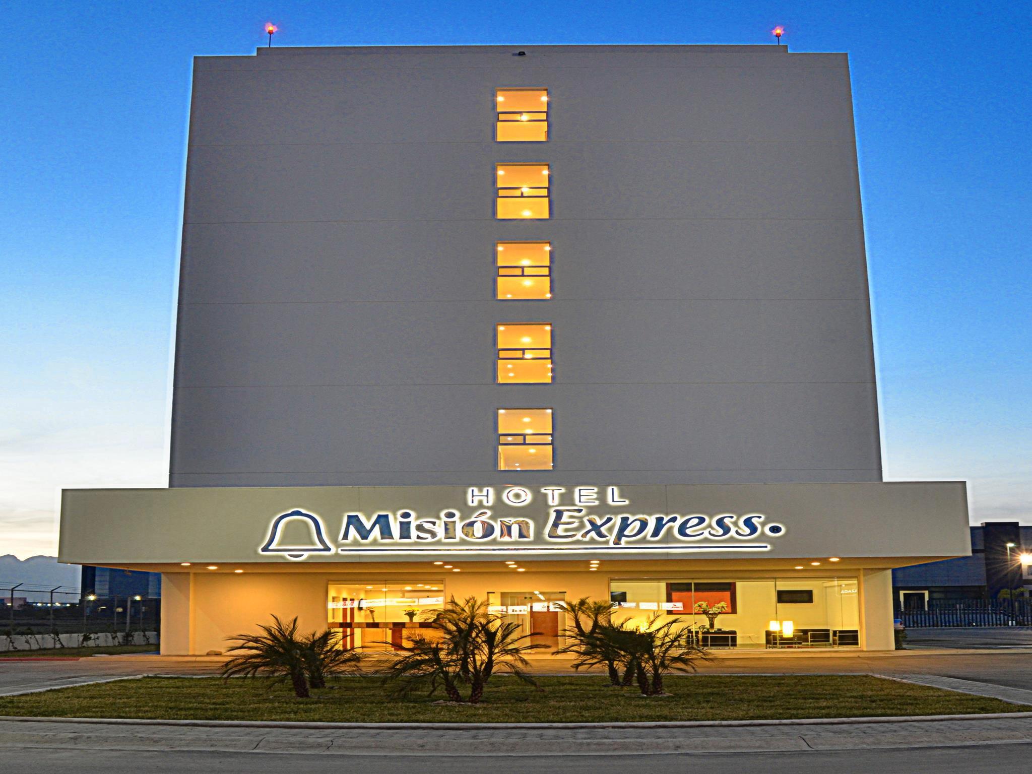 Отель Mision Express Monterrey Aeropuerto La Fe Аподака Экстерьер фото